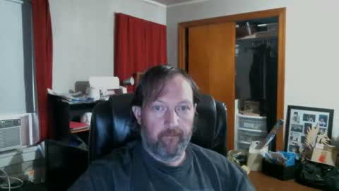 Snapshot of alberik2316 chatting on 10-03-25, 04:26 Alberik online show from 10-03-25, 04:26