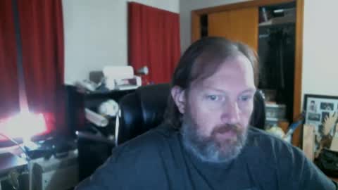 Snapshot of alberik2316 chatting on 11-01-25, 03:14 Alberik online show from 11-01-25, 03:14