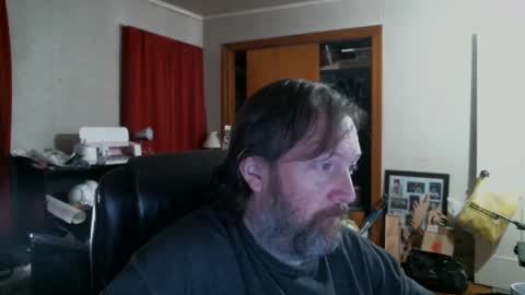 Snapshot of alberik2316 chatting on 11-02-25, 03:36 Alberik online show from 11-02-25, 03:36