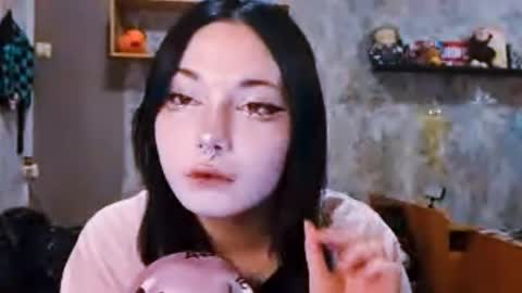 Im Katrina online show from 11-30-25, 03:38