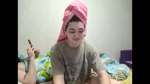 Snapshot of albi_sunny chatting on 12-15-25, 05:28 Albi online show from 12-15-25, 05:28