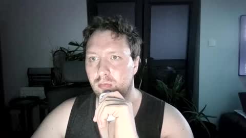 Snapshot of albinos420 chatting on 06-07-26, 12:37 albinos420 online show from 06-07-26, 12:37