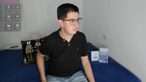 Snapshot of ale223735 chatting on 11-08-25, 07:01 Alejandro Thamer online show from 11-08-25, 07:01