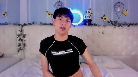 Snapshot of ale_aurarashi chatting on 11-30-25, 01:31 ale_aurarashi online show from 11-30-25, 01:31