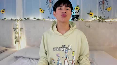 Snapshot of ale_aurarashi chatting on 12-01-25, 04:50 ale_aurarashi online show from 12-01-25, 04:50