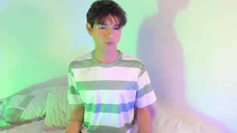 Snapshot of ale_aurarashii chatting on 06-10-26, 01:17 Ale aurarashii online show from 06-10-26, 01:17