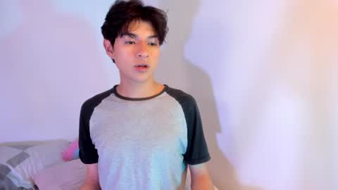 Snapshot of ale_aurarashii chatting on 06-17-26, 06:27 Ale aurarashii online show from 06-17-26, 06:27