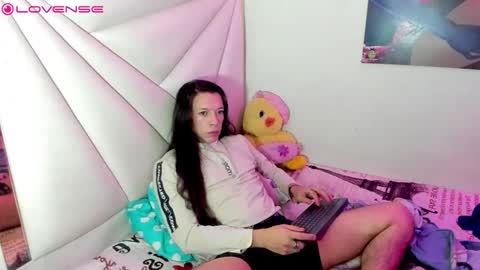 Snapshot of ale_noah_xxx chatting on 04-15-26, 08:43 ale_noah_xxx online show from 04-15-26, 08:43