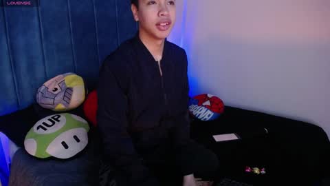 Snapshot of aleclightwood_ chatting on 01-07-25, 02:41 Alec online show from 01-07-25, 02:41