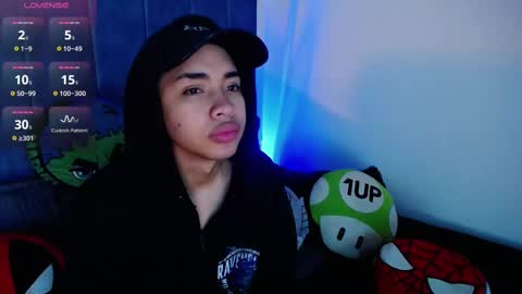 Snapshot of aleclightwood_ chatting on 01-09-25, 12:52 Alec online show from 01-09-25, 12:52