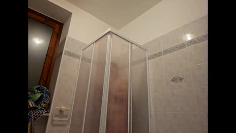 Snapshot of aledewalt chatting on 01-11-25, 05:40 call me on skp alexdewalt online show from 01-11-25, 05:40