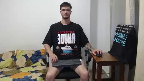 Snapshot of aleex_miller chatting on 10-14-25, 12:11 aleex_miller online show from 10-14-25, 12:11