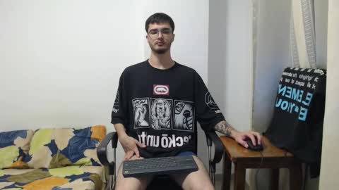 Snapshot of aleex_miller chatting on 10-17-25, 04:59 aleex_miller online show from 10-17-25, 04:59