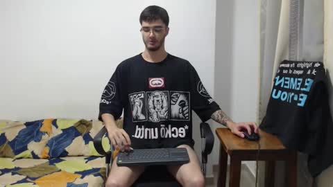 Snapshot of aleex_miller chatting on 10-19-25, 06:14 aleex_miller online show from 10-19-25, 06:14