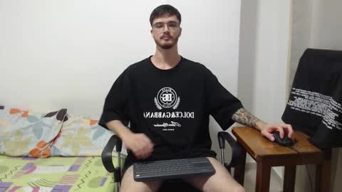 Snapshot of aleex_miller chatting on 11-16-25, 02:06 aleex_miller online show from 11-16-25, 02:06