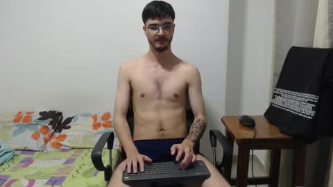 Snapshot of aleex_miller chatting on 11-21-25, 01:04 aleex_miller online show from 11-21-25, 01:04