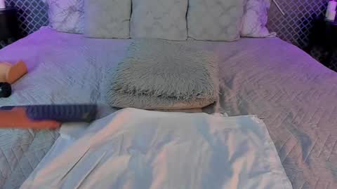 aleja_bloom online show from 11-14-25, 12:59