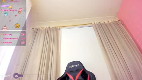 Snapshot of aleja_hill chatting on 12-11-24, 11:30 Aleja Hill online show from 12-11-24, 11:30