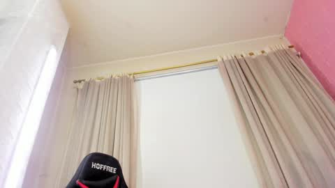 Snapshot of aleja_hill chatting on 12-18-24, 07:15 Aleja Hill online show from 12-18-24, 07:15