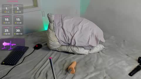 Snapshot of aleja_rossi chatting on 02-18-26, 04:03 Aleja online show from 02-18-26, 04:03