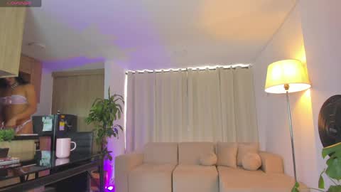 A L E J A N D R A online show from 06-03-26, 02:33