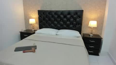 Alejandra Tellez online show from 11-04-25, 07:24