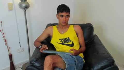 Snapshot of alejandro_williams chatting on 06-12-26, 07:02 Alejandro williams online show from 06-12-26, 07:02