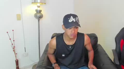 Snapshot of alejandro_williams chatting on 06-25-26, 08:57 Alejandro williams online show from 06-25-26, 08:57