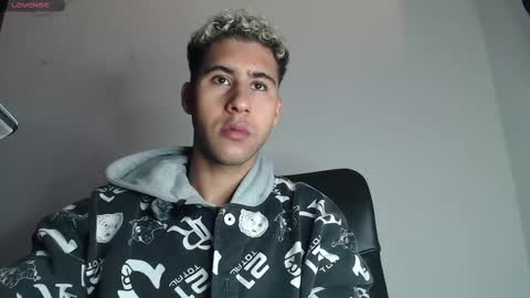 Snapshot of alejandrojf_00 chatting on 12-11-24, 01:06 Daiki jack online show from 12-11-24, 01:06