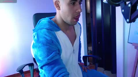 Snapshot of alejandrojf_00 chatting on 01-01-25, 03:03 Daiki jack online show from 01-01-25, 03:03