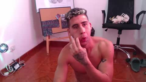 Snapshot of alejandrojf_00 chatting on 01-19-25, 10:17 Daiki jack online show from 01-19-25, 10:17