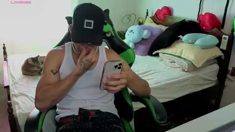 Snapshot of alejandrojf_00 chatting on 10-03-25, 01:52 Daiki jack online show from 10-03-25, 01:52