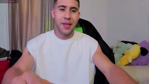 Snapshot of alejandrojf_00 chatting on 10-19-25, 03:45 Daiki jack online show from 10-19-25, 03:45