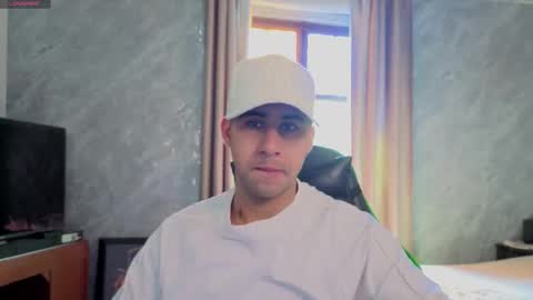 Snapshot of alejandrojf_00 chatting on 02-16-26, 02:35 Daiki jack online show from 02-16-26, 02:35