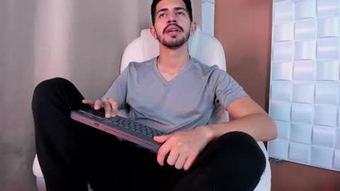 Alejo  online show from 10-15-25, 09:15