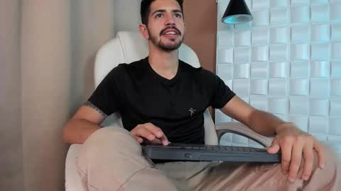 Alejo  online show from 10-17-25, 08:33