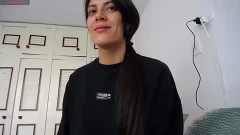 Snapshot of alejaxxxhot chatting on 10-18-25, 05:25 alejaxxxhot online show from 10-18-25, 05:25