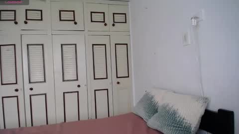 Snapshot of alejaxxxhot chatting on 10-21-25, 03:46 alejaxxxhot online show from 10-21-25, 03:46