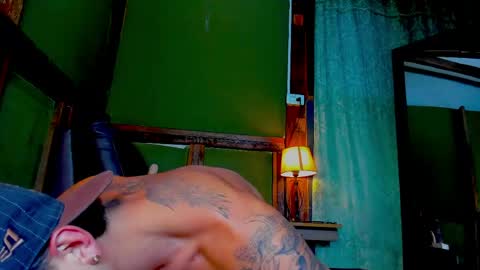 Snapshot of alejo_323__ chatting on 04-26-26, 03:04 alejo_323__ online show from 04-26-26, 03:04