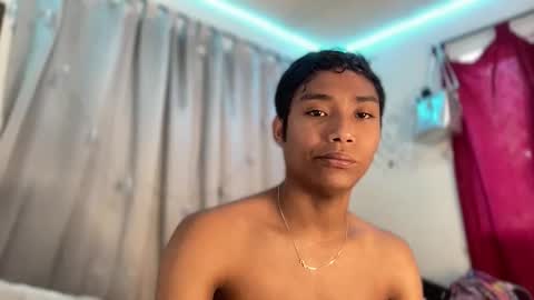 Snapshot of alejo_cute chatting on 05-24-26, 03:39 alejo_cute online show from 05-24-26, 03:39