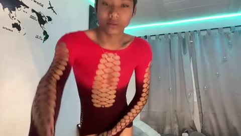 Snapshot of alejo_cute chatting on 05-27-26, 01:52 alejo_cute online show from 05-27-26, 01:52