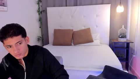 Snapshot of alejo_exotic chatting on 05-28-26, 12:24 alejo_exotic online show from 05-28-26, 12:24