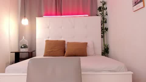 Snapshot of alejo_exotic chatting on 06-15-26, 01:13 alejo_exotic online show from 06-15-26, 01:13