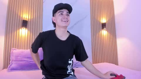 Snapshot of alejo_gray1 chatting on 11-05-25, 03:06 alejo_gray1 online show from 11-05-25, 03:06