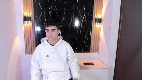 Snapshot of alejo_gray1 chatting on 11-12-25, 03:18 alejo_gray1 online show from 11-12-25, 03:18