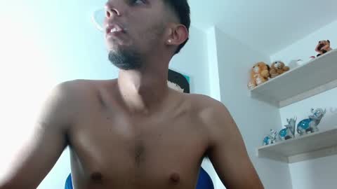 Snapshot of alejo_hot23 chatting on 01-14-25, 01:26 David online show from 01-14-25, 01:26