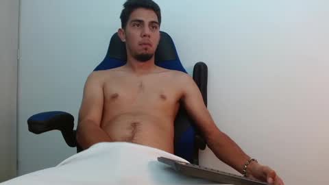 Snapshot of alejo_hot23 chatting on 01-24-25, 12:31 David online show from 01-24-25, 12:31