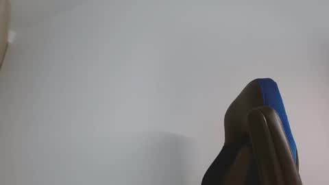 Snapshot of alejo_hot23 chatting on 02-11-25, 02:25 David online show from 02-11-25, 02:25