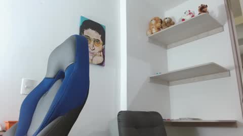 Snapshot of alejo_hot23 chatting on 03-01-25, 02:48 David online show from 03-01-25, 02:48