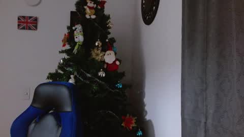 Snapshot of alejo_hot23 chatting on 12-05-25, 01:25 David online show from 12-05-25, 01:25